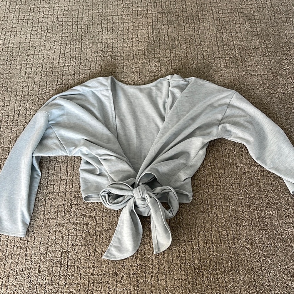 Back tie long sleeve shirt